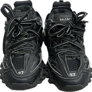 Women's Black Sneakers